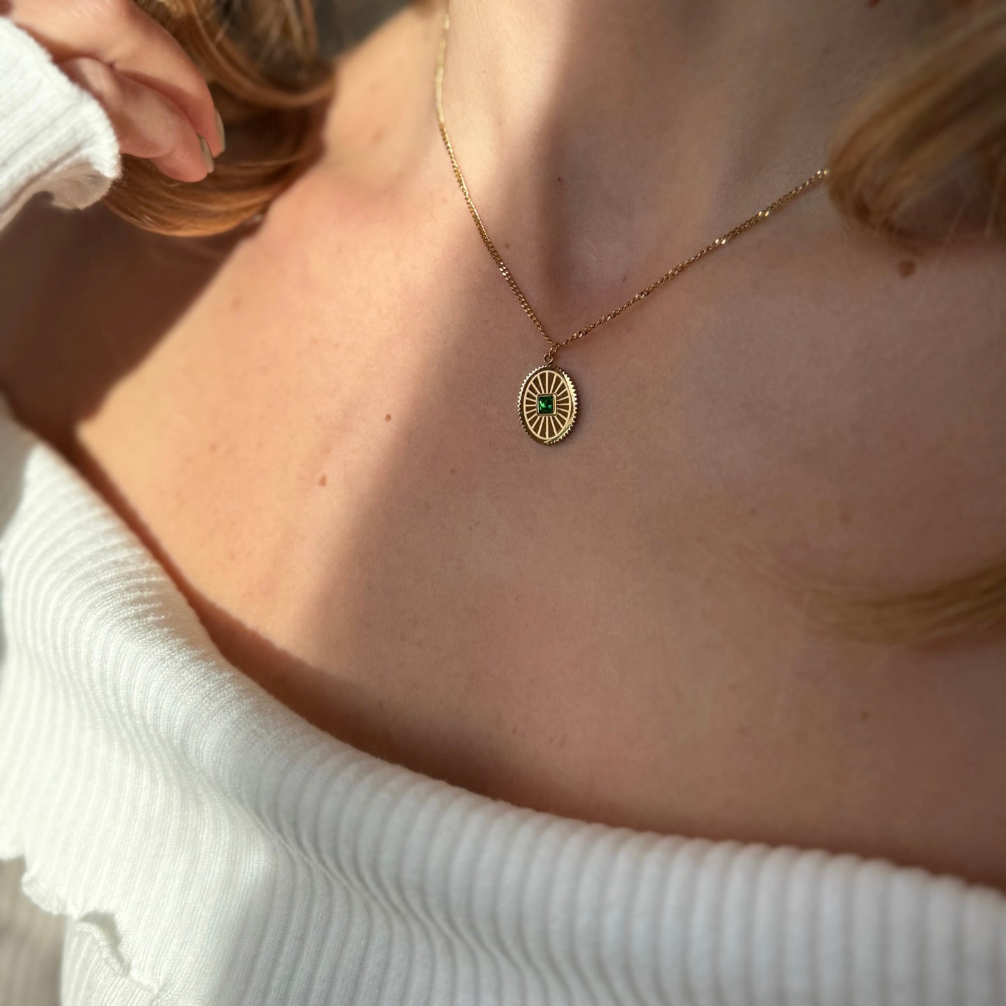 Elegant Green Pendant Necklace