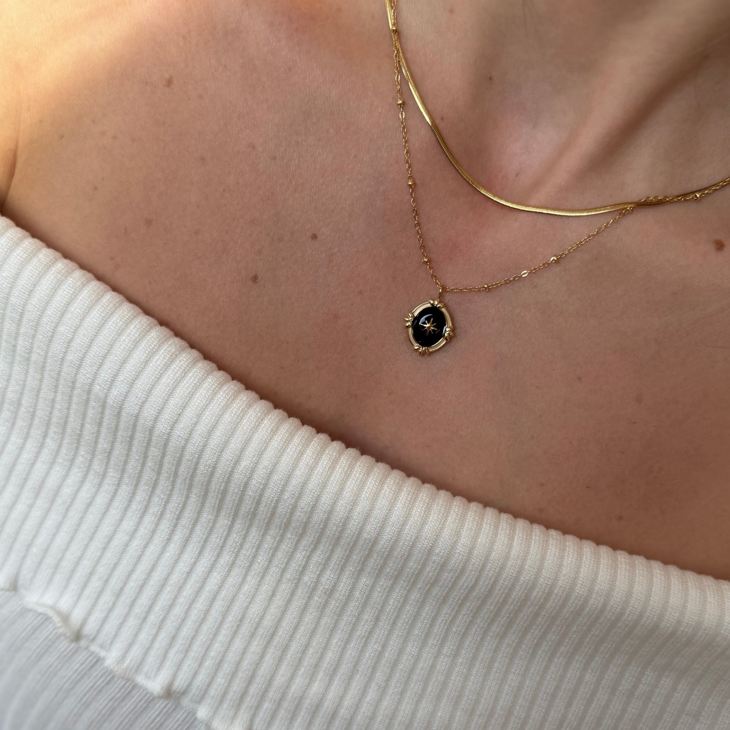 Black Oval Star Pendant Necklace