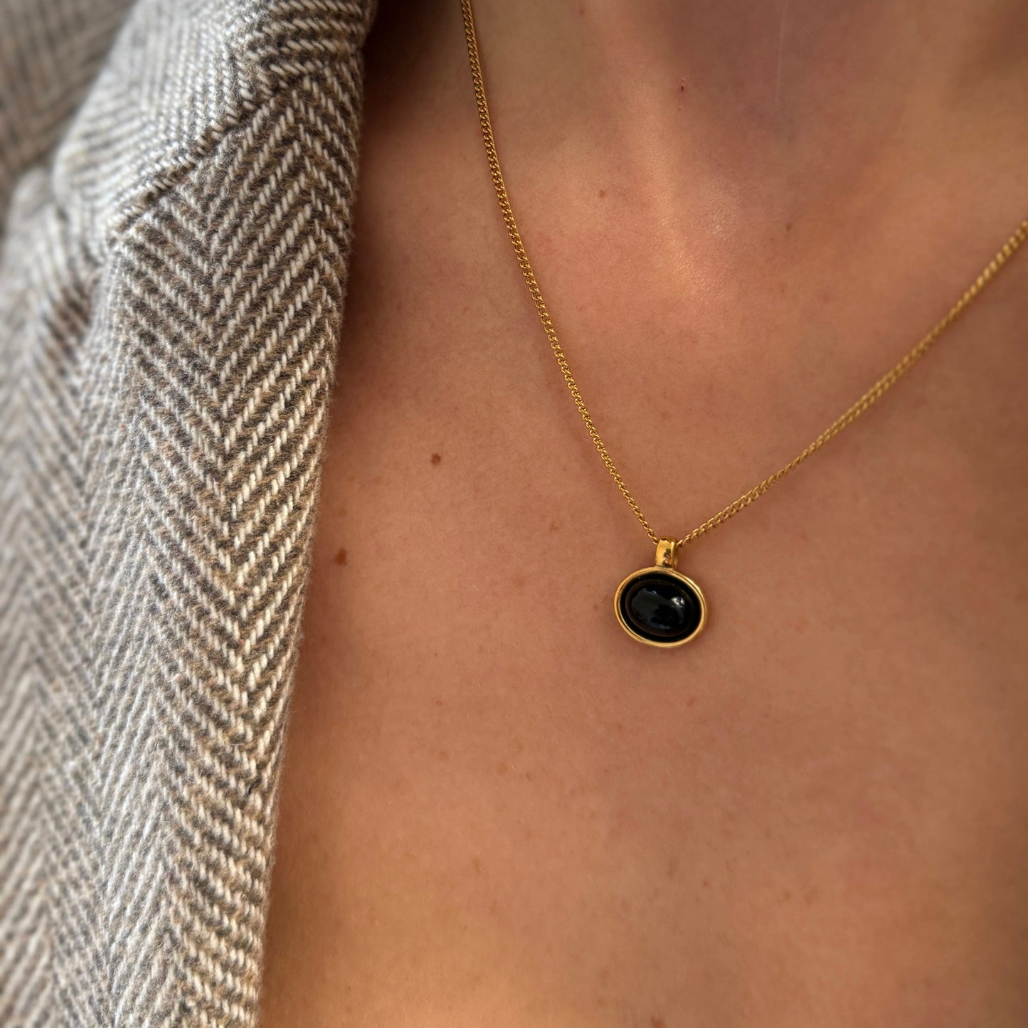 Oval Stone Pendant Necklace