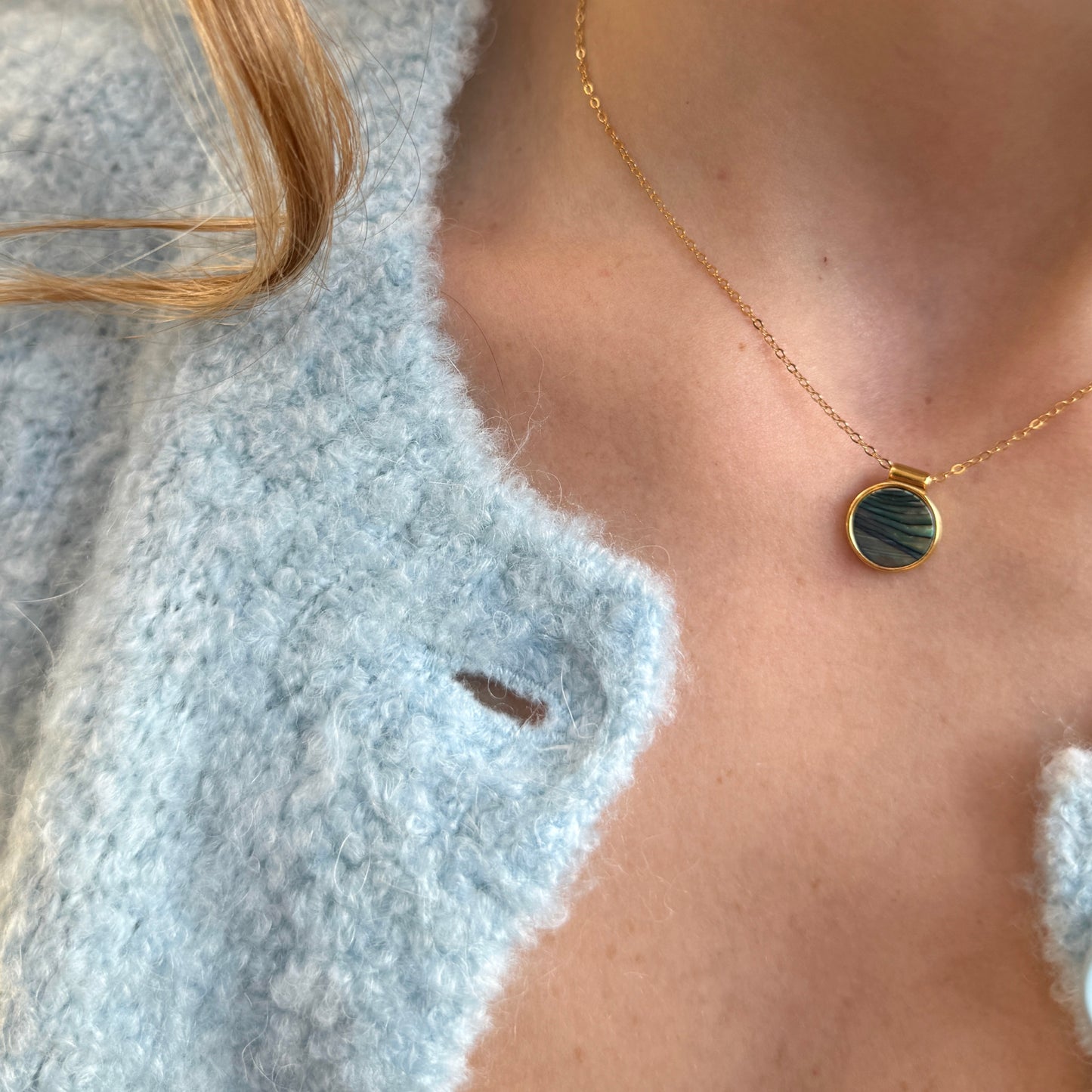 Round Shell Pendant Necklace