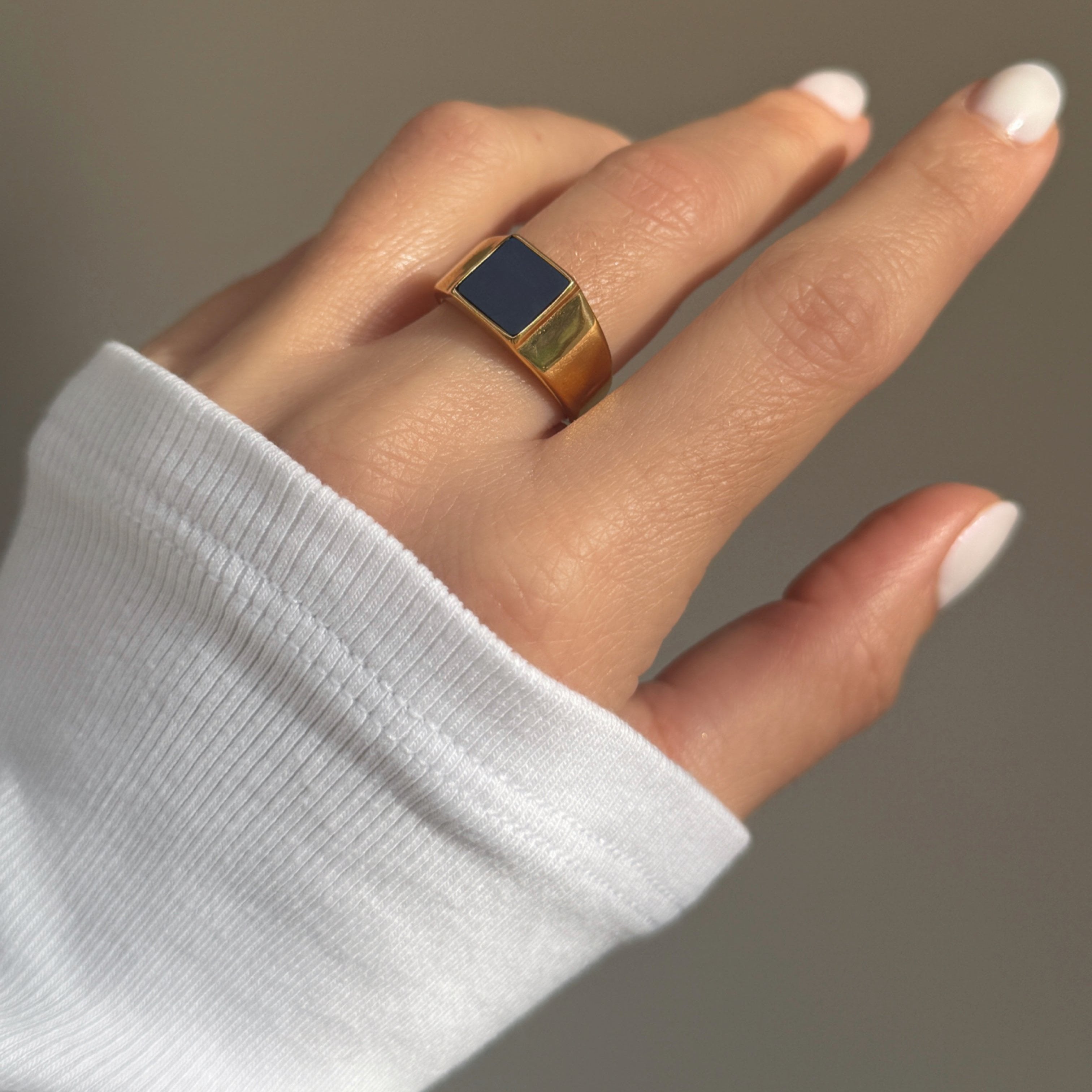Green Malachite Signet Ring – MuseBox London
