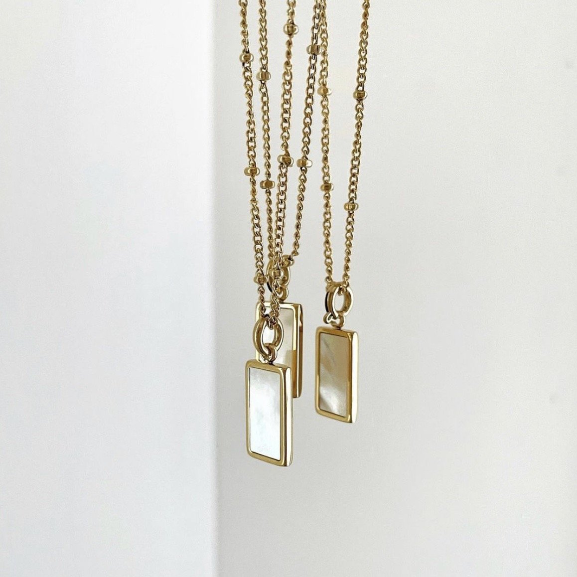 Shell Pendant Necklace