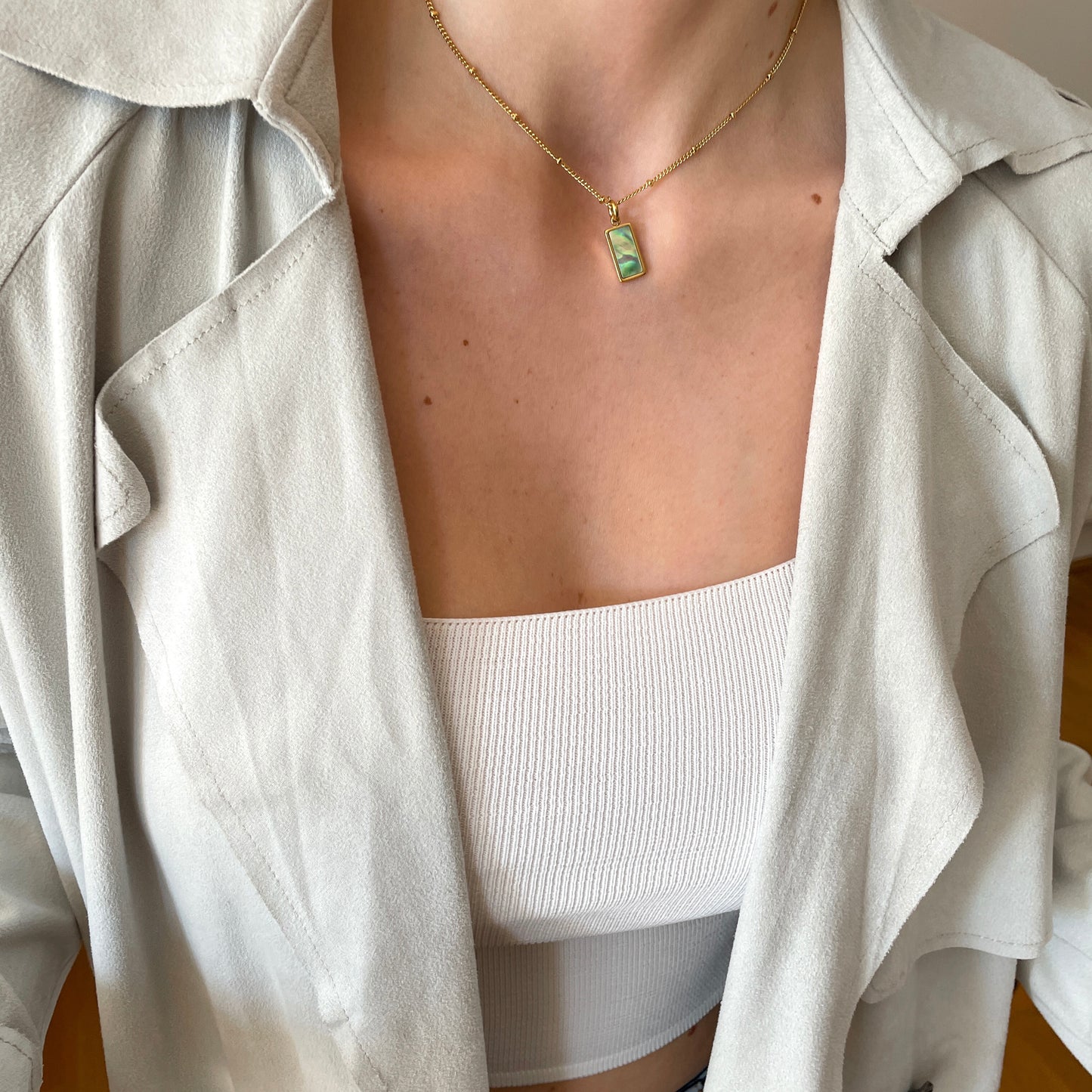Shell Pendant Necklace